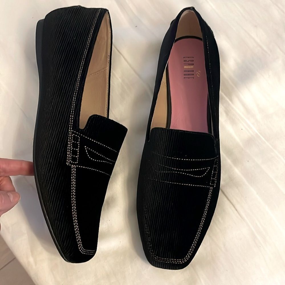 ESPORRE BLACK VELVETY CORDUROY FLATS.   NEW IN BOX